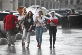 На пороге — самый холодный июль. На Москву надвигается «ледник»