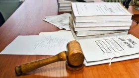 Суд в Москве отложил на сентябрь дело о банкротстве экс-банкира Хотина