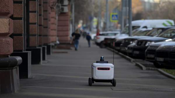 Read more about the article Вице-президент НАС Шапарин: спрос на роботов-доставщиков есть по всей России