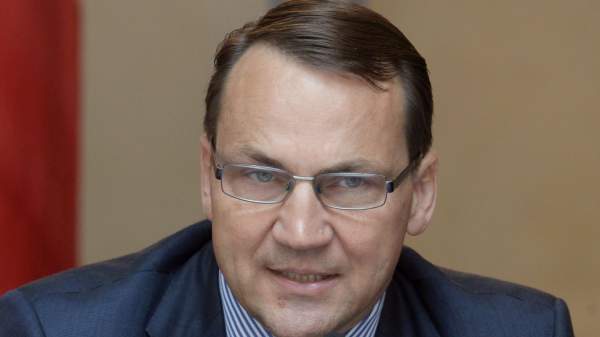 Read more about the article “Нам конец”: в Польше запаниковали из-за выходки Сикорского