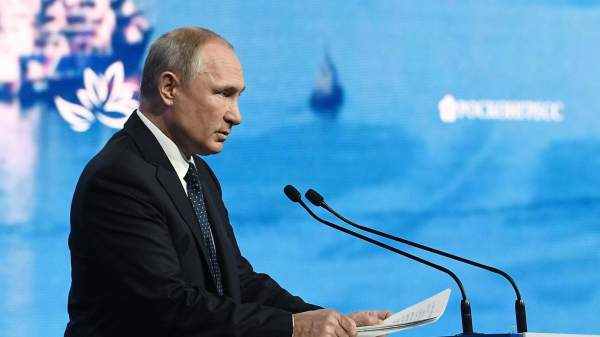 Read more about the article Путин назвал стабильную внешнюю и экономическую политику конкурентным преимуществом РФ