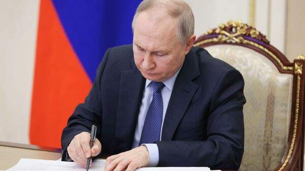 Read more about the article Путин одобрил продажу заводов “Урал АТИ” и “Фритекс”, принадлежащих “НАМИ”