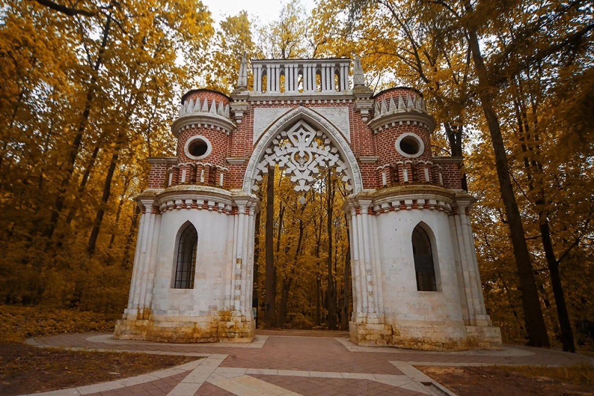 Read more about the article Арки и мосты. Названы лучшие места для осенних фото в Москве