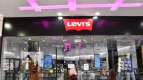 Levi’s досрочно прекратил действие одного из товарных знаков Dockers в России