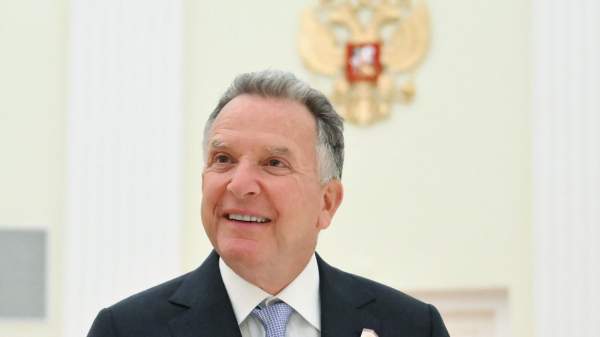 Read more about the article Спецпосланник президента США Уиткофф и Дмитриев прибыли в Кремль