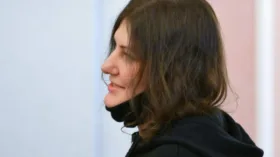 Лурье выступила в Верховном суде по спору о продаже квартиры Долиной