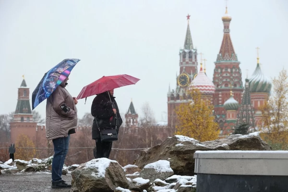 Read more about the article Снова теплая осень. Шувалов заявил: зимы в Москве не будет еще неделю