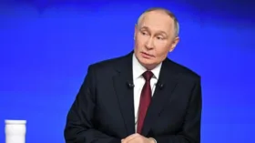 Филиппо: Макрон захотел разговора с Путиным после неудачи с активами РФ