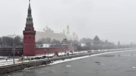 В Москве продолжают круглосуточно ликвидировать последствия мощного снегопада