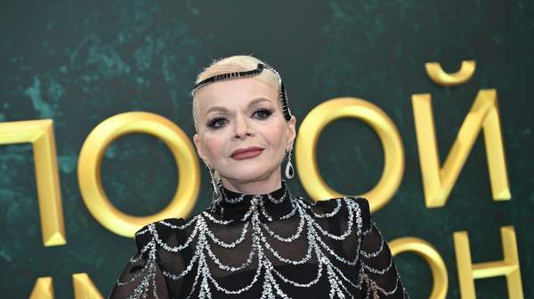 Read more about the article Life: Лариса Долина окончательно выехала из жилья в Хамовниках