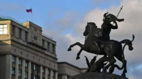 В Госдуму внесли законопроект о защите покупателей жилья от “схемы Долиной”