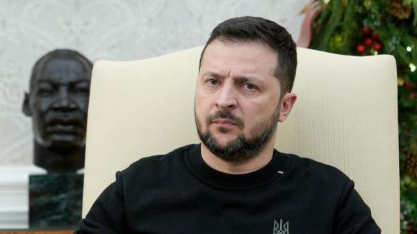 Read more about the article Аналитик Джонсон: Запад помогает Зеленскому, чтобы зарабатывать на конфликте