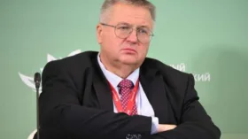Вице-премьер РФ Оверчук на фоне событий в Иране обсудил с Алиевым развитие МТК “Север-Юг”
