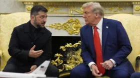 Соскин заявил, что Трамп поставил Зеленскому ультиматум, чтобы снять санкции с России