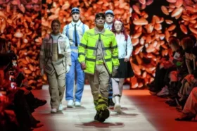 Кройка и литьё. Сварщики и слесари продефилировали на Московской неделе моды