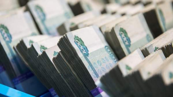 Read more about the article Средние зарплаты руководителей в России достигли 178 тысяч рублей