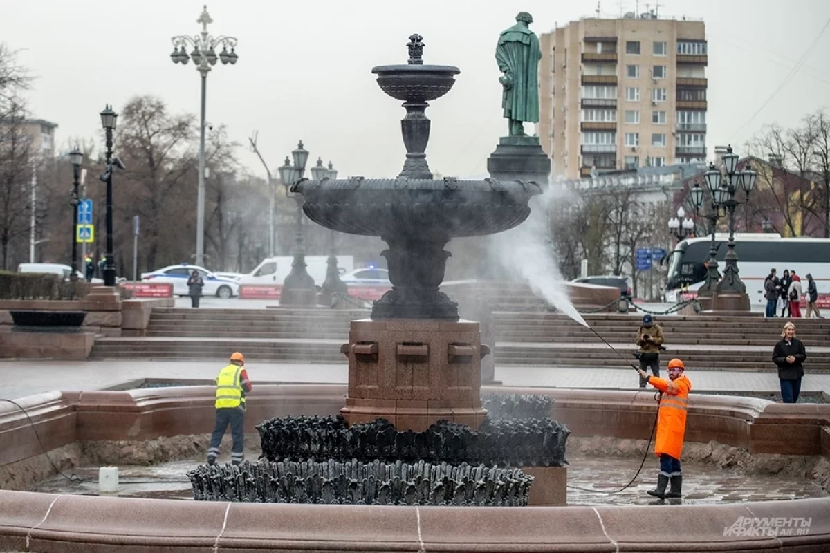 Read more about the article «Зиму смываем с мылом!» Фонтаны Москвы начали готовить к запуску