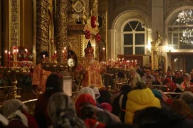 Огонь Пасхи в Москве. 15 храмов, где можно получить святыню 11 апреля