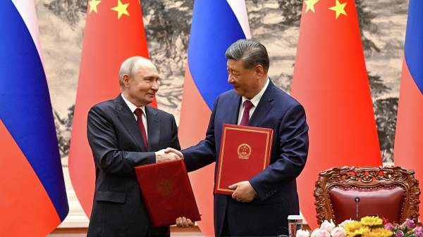 Read more about the article Bloomberg: Китай намерен с помощью РФ положить конец доминированию США