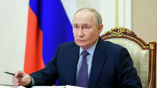 Read more about the article Путин: торгово-экономические связи России и Малайзии развиваются