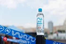 Спасение от зноя. В Москве начали раздавать бесплатную воду пассажирам