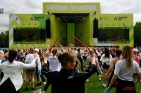 Тренировки со звездами. В «Лужниках» собрались 50 тысяч любителей спорта