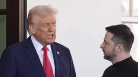 На Украине допустили, что Трамп хочет напомнить Зеленскому об отказе идти на мир