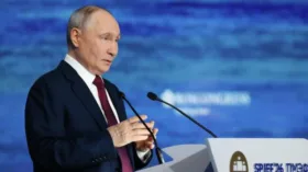 Дэвис осудил заявление Джонсона о давлении на Россию после удара возмездия по Киеву